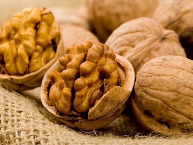 Walnut is used to treat helminthiasis at home.